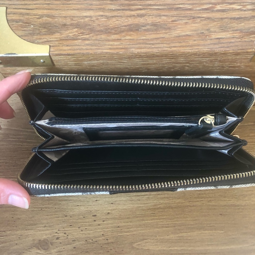 BlueMarine BluGirl zip up wallet - Picture 5 of 8